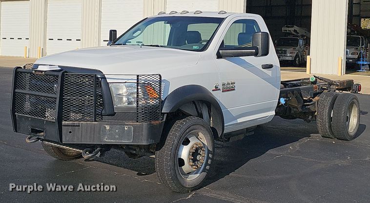 2016 Dodge Ram 5500 truck cab and chassis - OJ9027