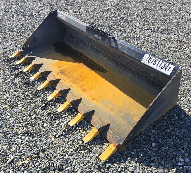 Virnig 82" W skid steer bucket - YA0107