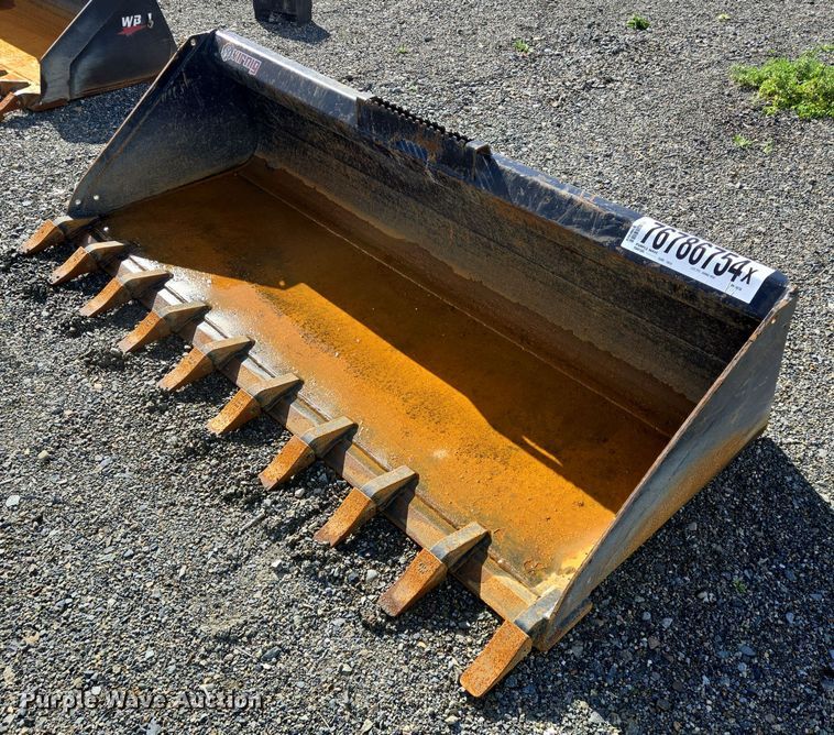 Virnig 82" W skid steer bucket - YA0109