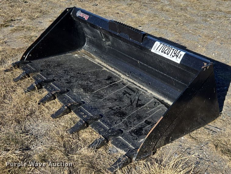 Virnig 71" W skid steer bucket - YA0116
