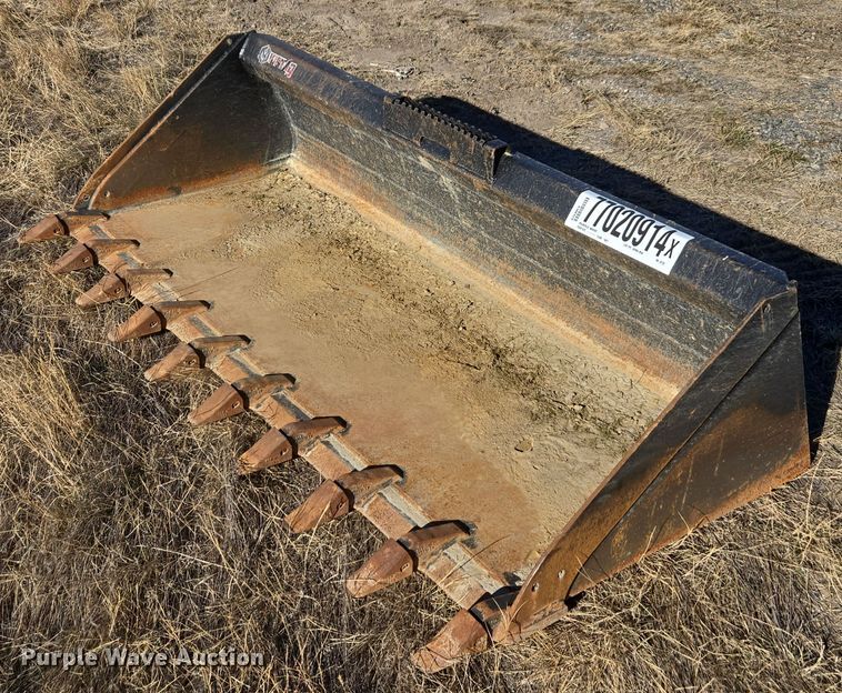 Virnig 82" W skid steer bucket - YA0117
