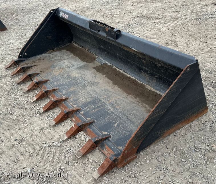 Virnig  82" W skid steer bucket - YA0121