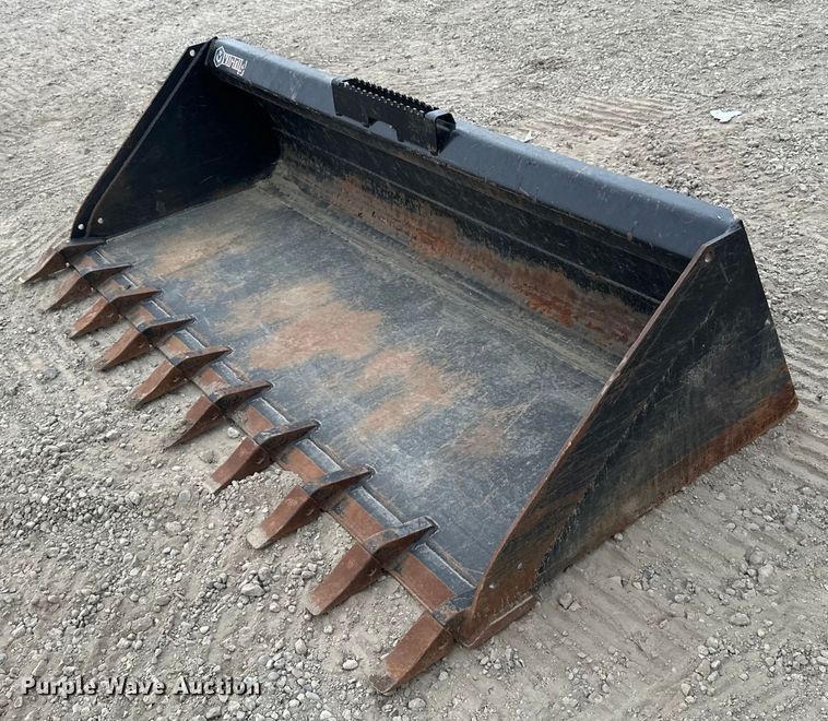 Virnig  82" W skid steer bucket - YA0124