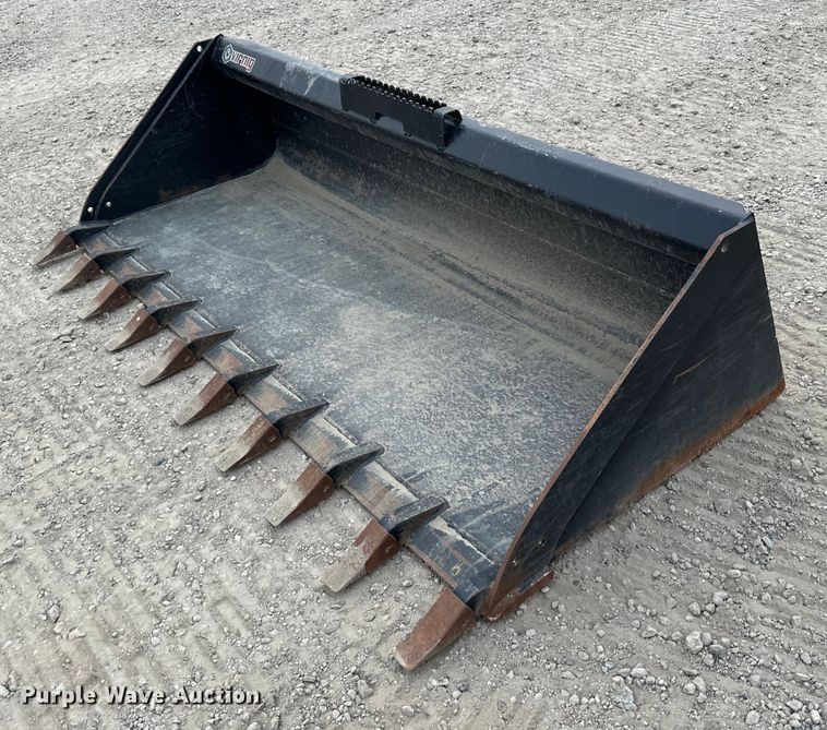 Virnig 82" W skid steer bucket - YA0125