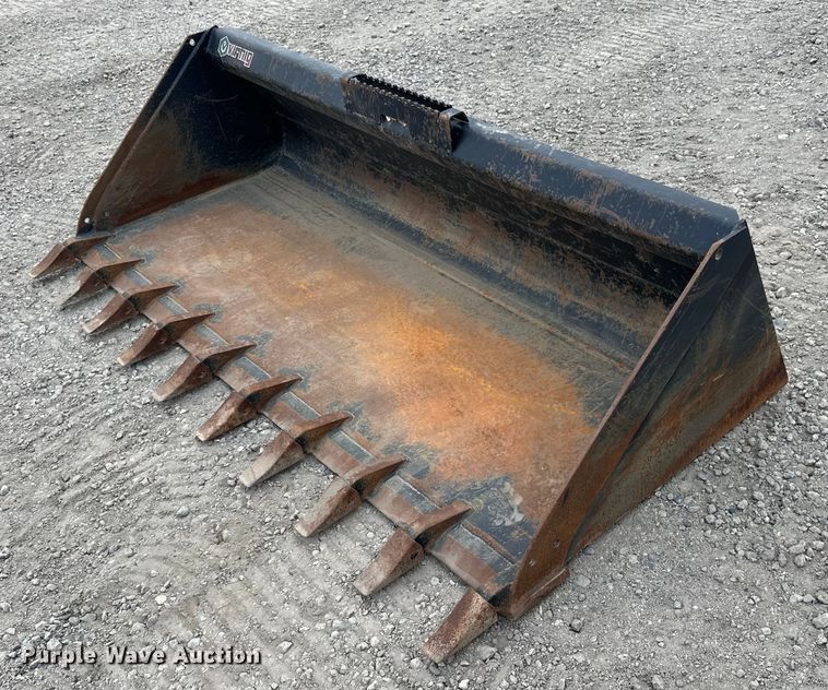 Virnig  82" W skid steer bucket - YA0126