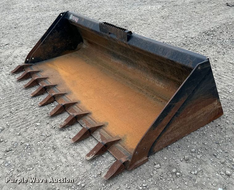 Virnig 82" W skid steer bucket - YA0128