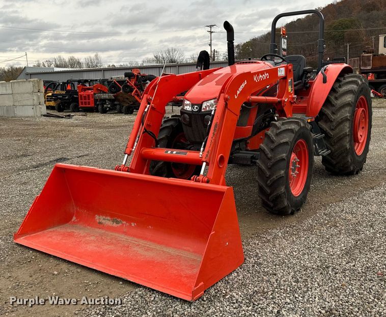 2022 Kubota  M5 111D MFWD tractor - DT2124