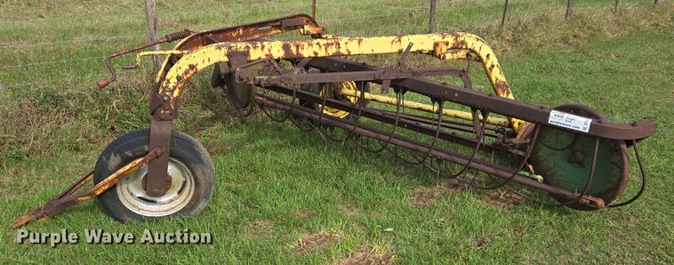 John Deere hay rake - DT5354