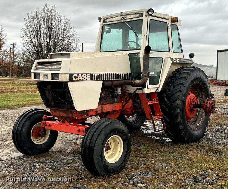 1979 Case 2590 tractor - DU9558