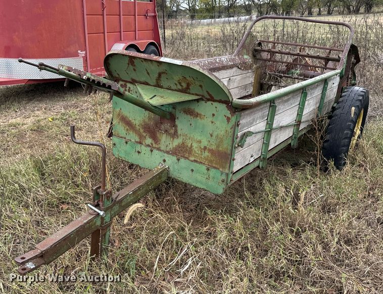 John Deere manure spreader - DU9575