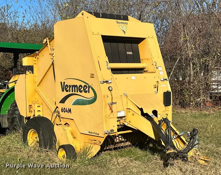 2009 Vermeer 604M round baler - EJ5093
