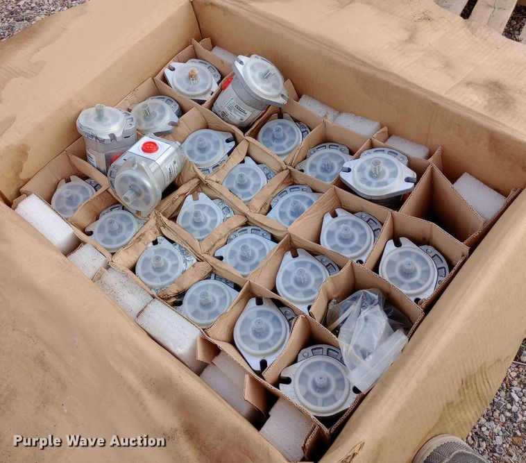 Approximately 23 Casappa PLM20.9S5-03S9 hydraulic motors - EN8521