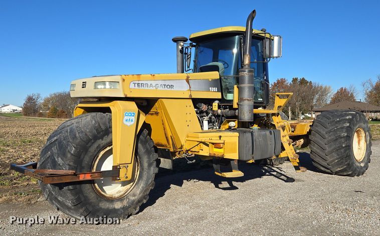 Terra Gator  9203 applicator cab and chassis  - EQ3639