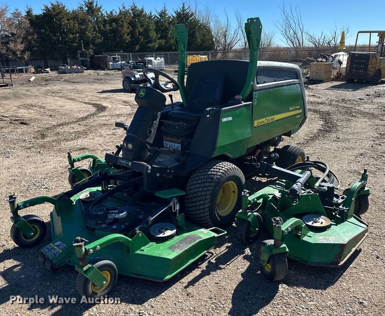 2016 John Deere 1600 Turbo Series II lawn mower - ER8303