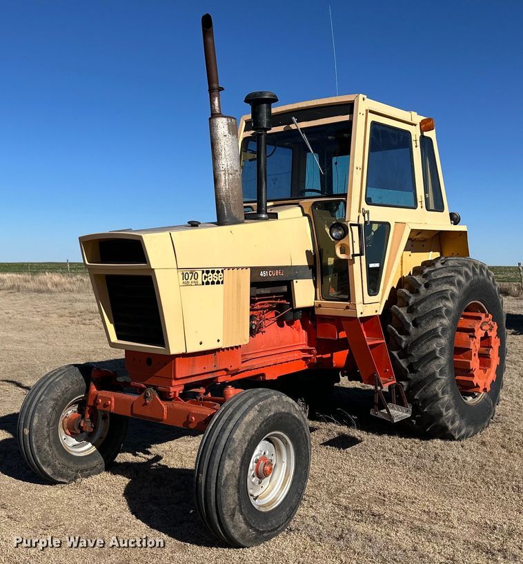 1973 Case 1070 tractor - ER8319