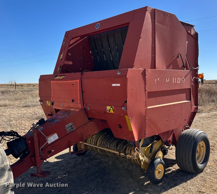 2002 New Holland 688 round baler - ER8320