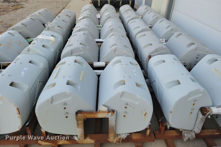 (10) AGCO Challenger 810 kg front weights - JO9362