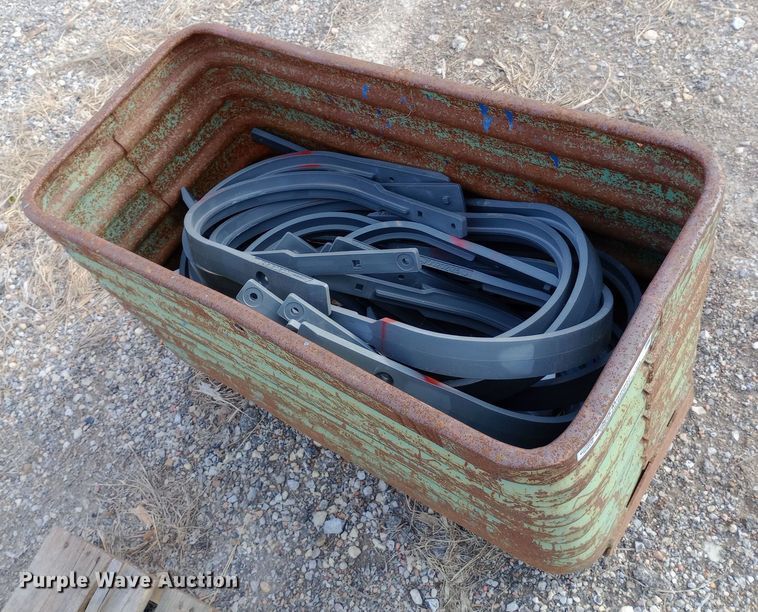Approximately 25 hay wrap pickers - MS9887