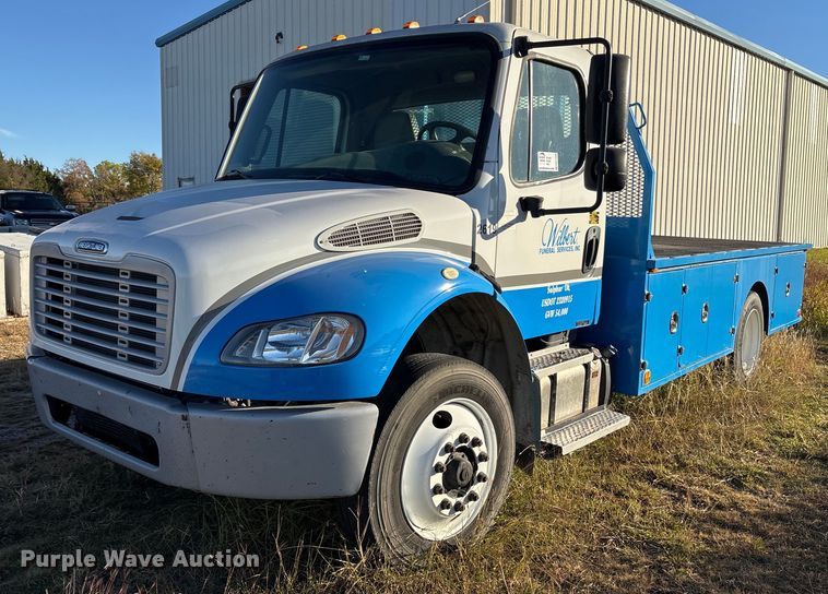 2014 Freightliner Business Class M2 106 flatbed truck - DM1866