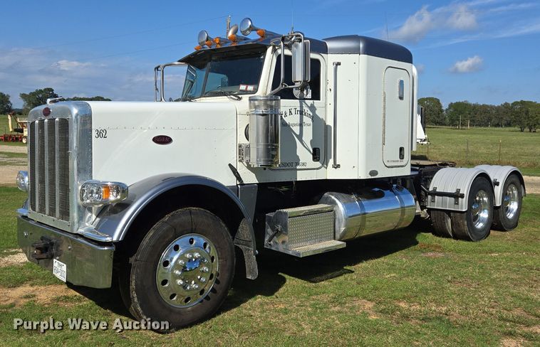 2008 Peterbilt 388 semi truck - DT5348