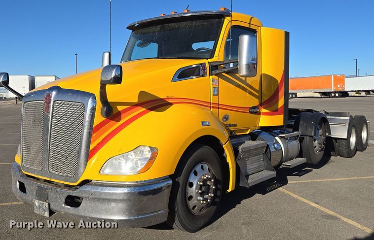 2020 Kenworth T680 semi truck - DT7007