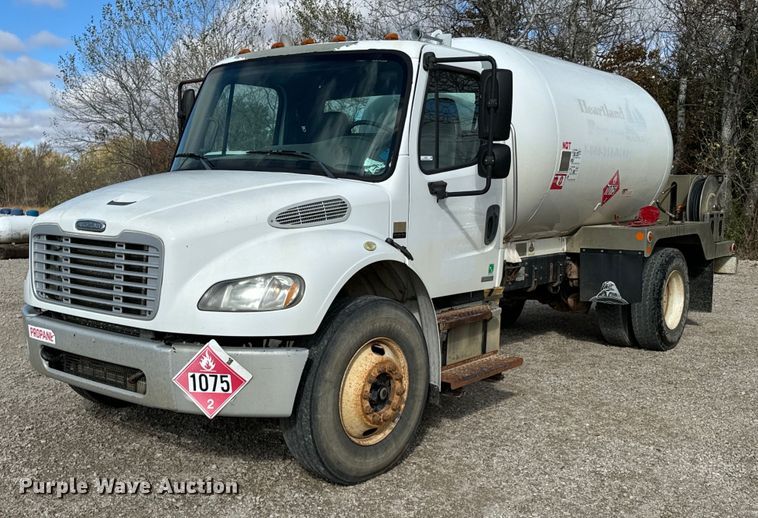 2008 Freightliner M2 propane delivery truck - DU9540