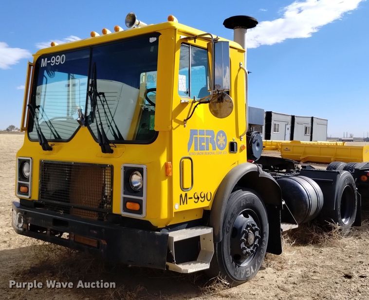 1997 Mack MR6 semi truck - DV6516