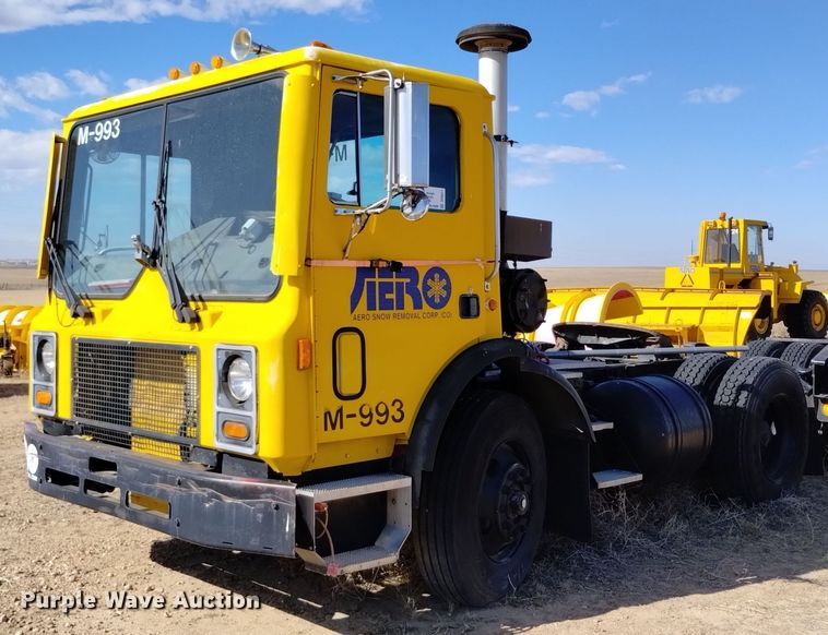 1997 Mack MR6 semi truck - DV6517