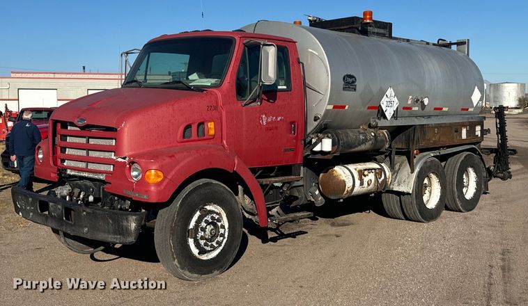 2000 Sterling LT7500 oil distributor truck - DX3771