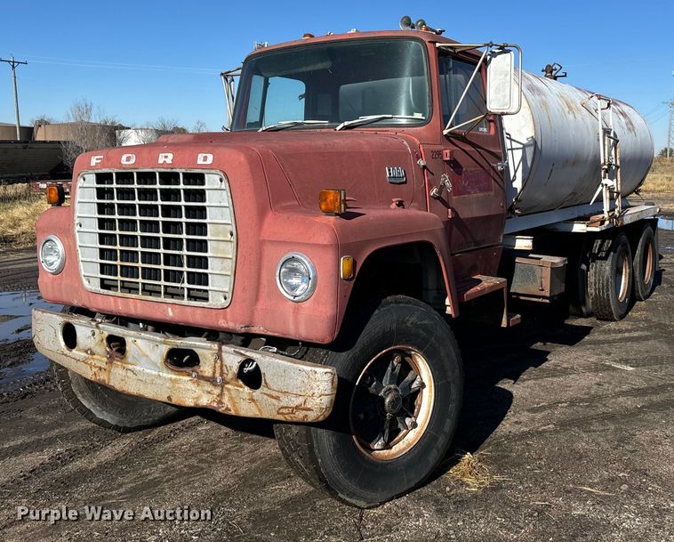 1979 Ford U9052 water truck - DX3780
