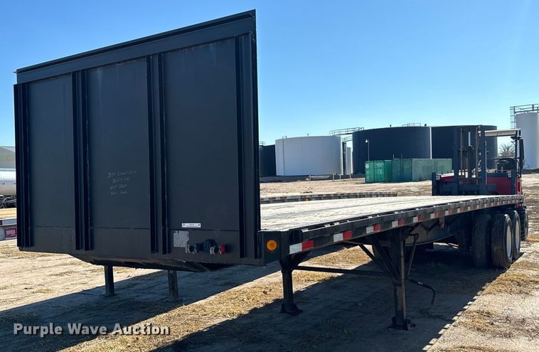 2011 Great Dane flatbed trailer - DX3797