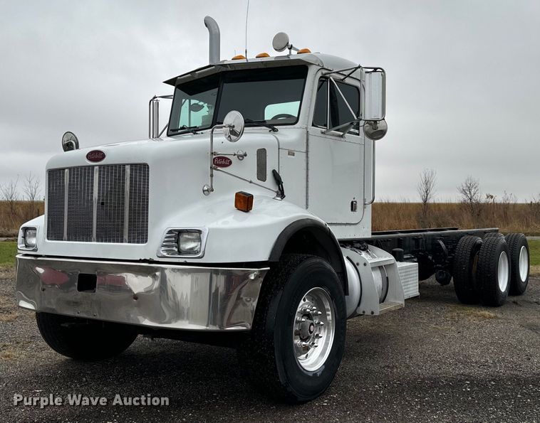 2004 Peterbilt 330 truck cab and chassis - EG6976