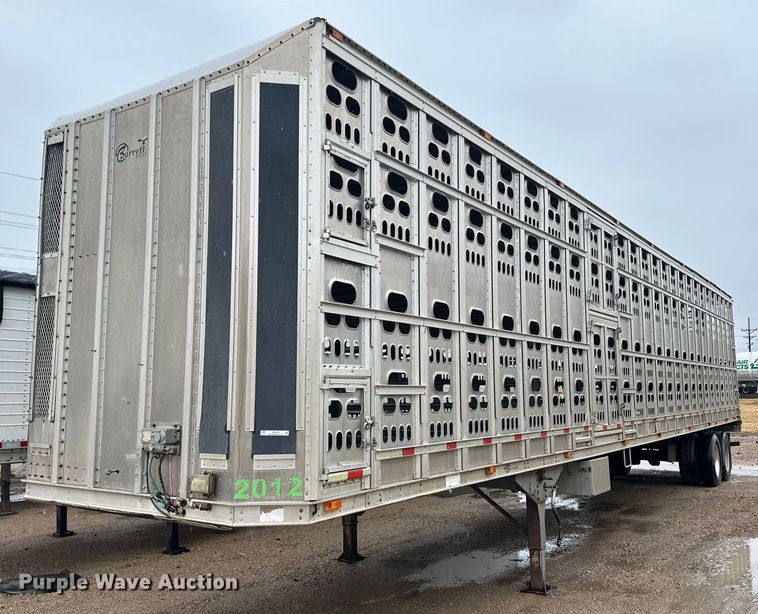 2012 Barrett livestock trailer - ER8323