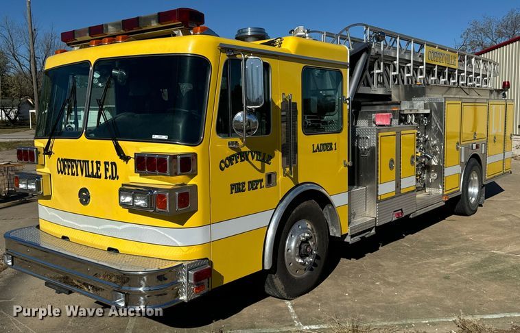 1997 Sutphen ladder fire truck - DO0465