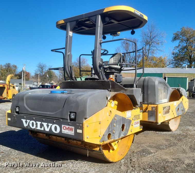 2017 Volvo DD120C double drum vibratory roller - DQ3796