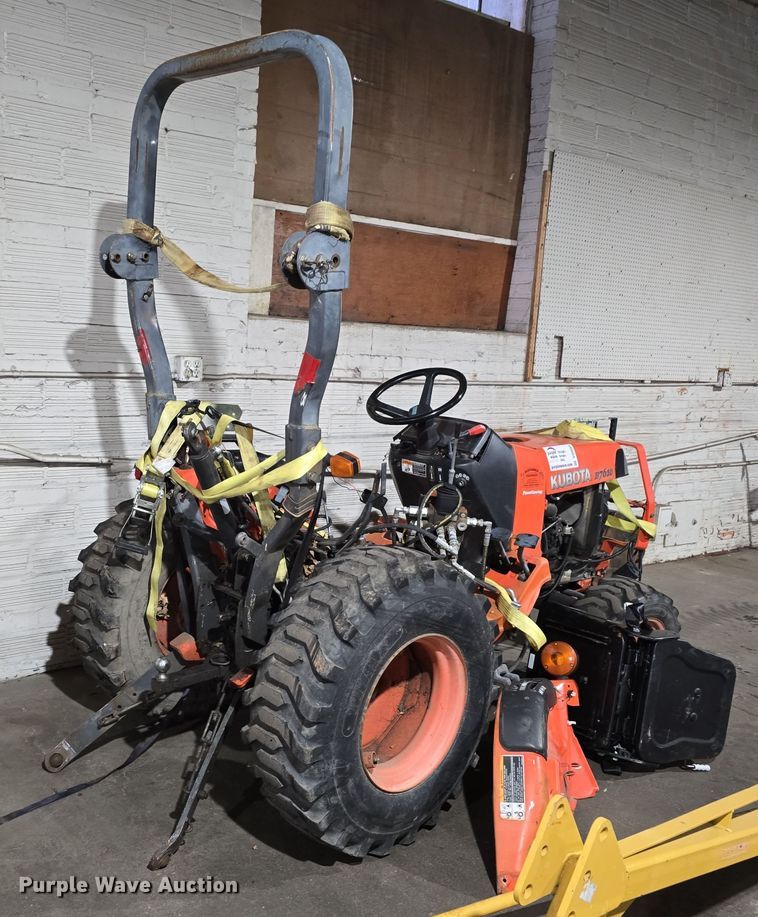 Kubota B7610 MFWD tractor - DV0083