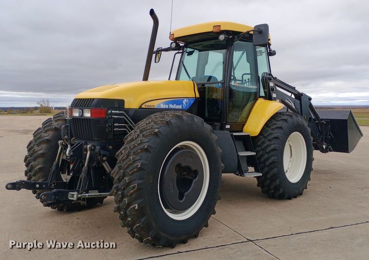 2014 New Holland TV6070 bi-directional tractor - DW0845