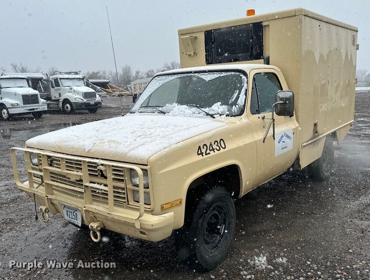 1984 Chevrolet D30 Military Postal Unit box truck - DX3766