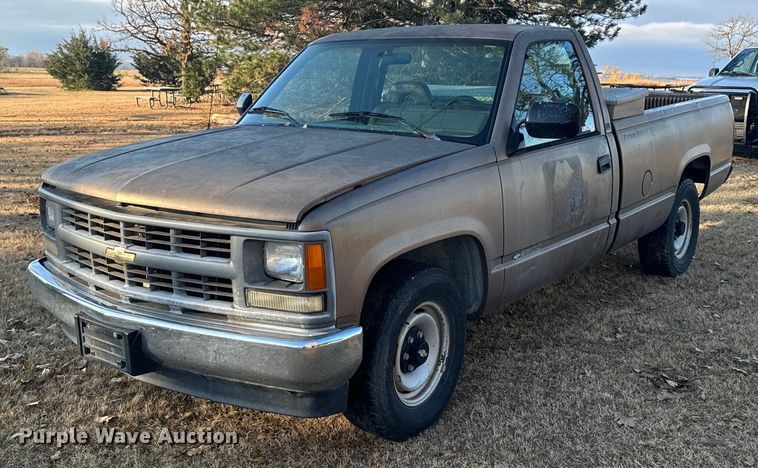 1994 Chevrolet C2500HD pickup truck - DX3799