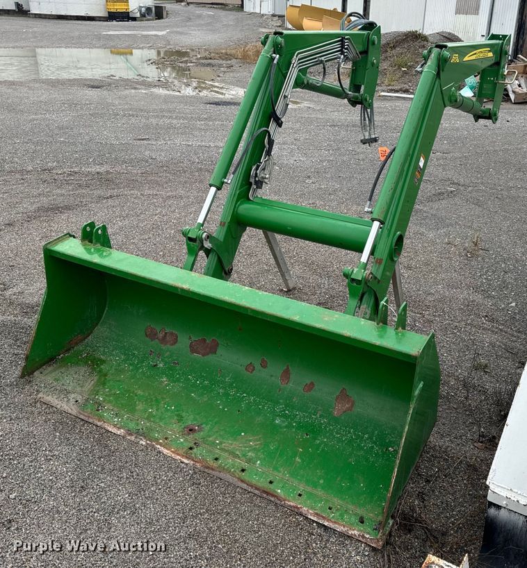 John Deere 673 loader bucket - EH7289