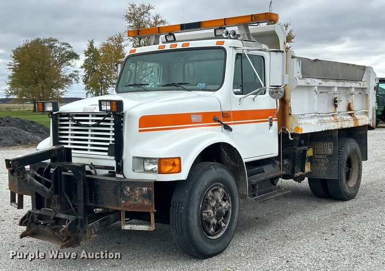 1996 International 4900 dump truck - EK3685