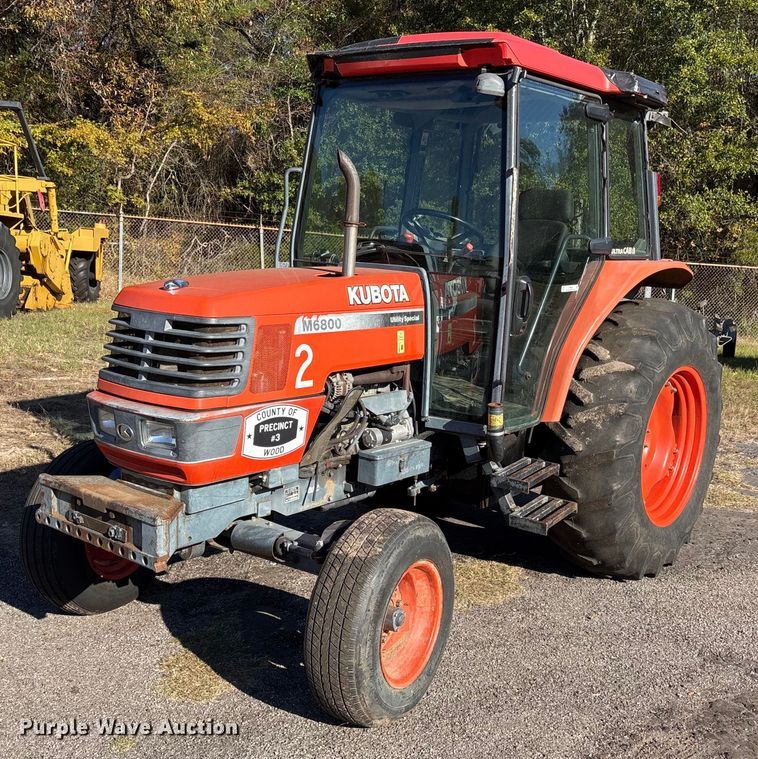 Kubota M6800 tractor - JT9628