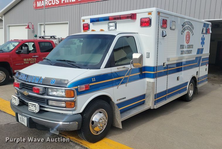 1999 Chevrolet  Express 3500 ambulance - KA9893