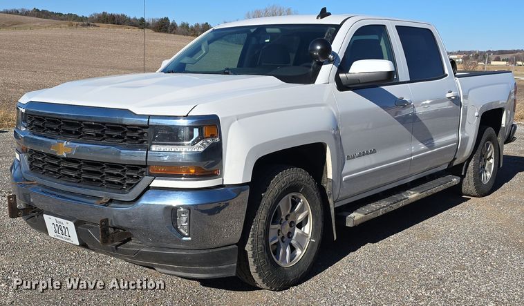 2018 Chevrolet Silverado 1500 LT Crew Cab pickup truck - LW9976