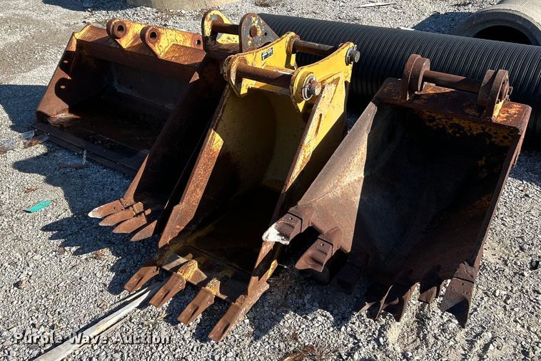 (4) buckets - NJ9599