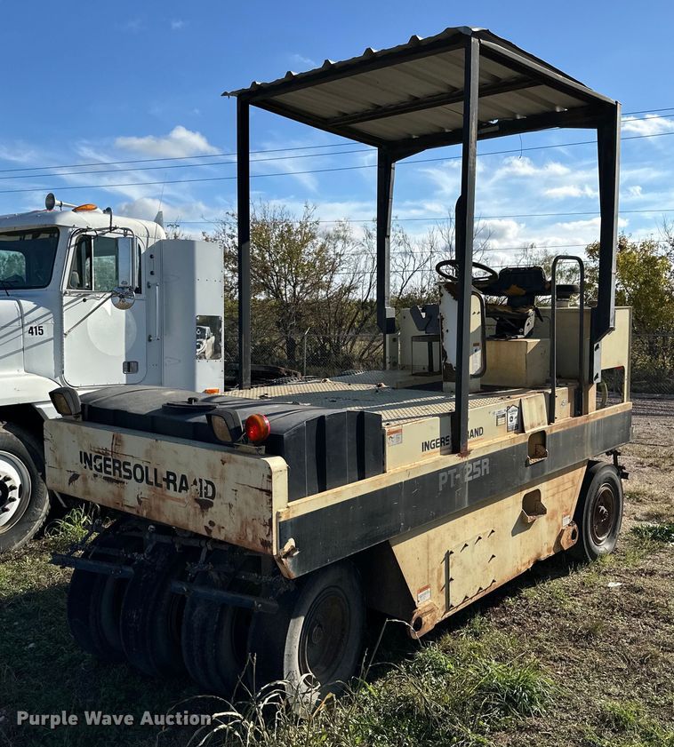 1999 Ingersoll Rand PT-125R pneumatic roller - NQ9122