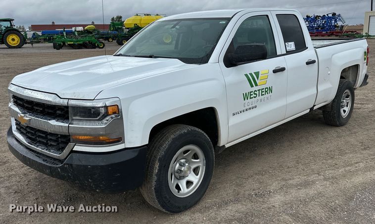 2018 Chevrolet Silverado 1500 Double Cab pickup truck - DP5948