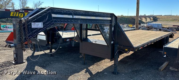 2001 PJ Trailers  equipment trailer - DP5990