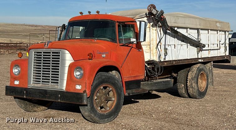 1967 International Loadstar 1600 grain truck - DQ3169