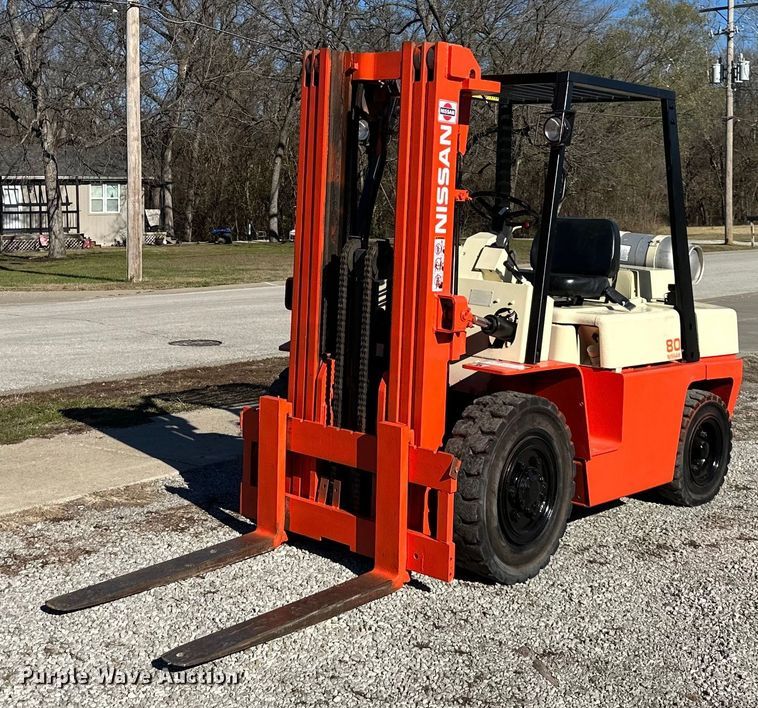Nissan 80 forklift - DS3214